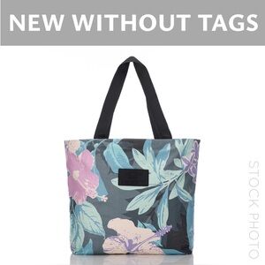 ALOHA Collection Day Tripper